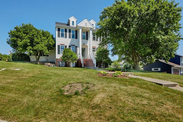 N166W21071 Parkway DRIVE, Jackson, WI 53037