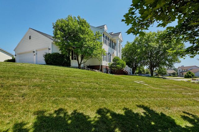 N166W21071 Parkway DRIVE, Jackson, WI 53037