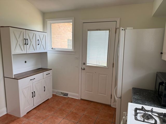 212 Valerie Court, Glenview, IL 60025