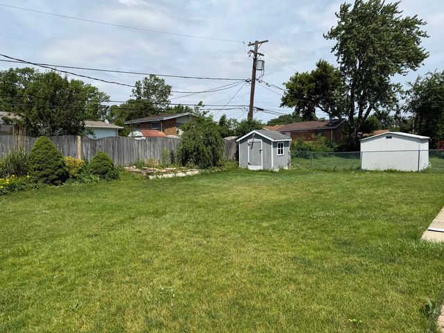 212 Valerie Court, Glenview, IL 60025