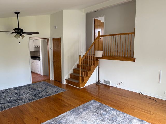 212 Valerie Court, Glenview, IL 60025