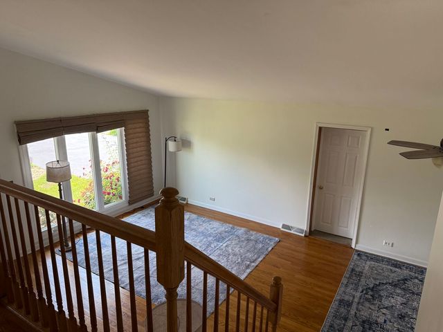 212 Valerie Court, Glenview, IL 60025