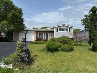 212 Valerie Court, Glenview, IL 60025