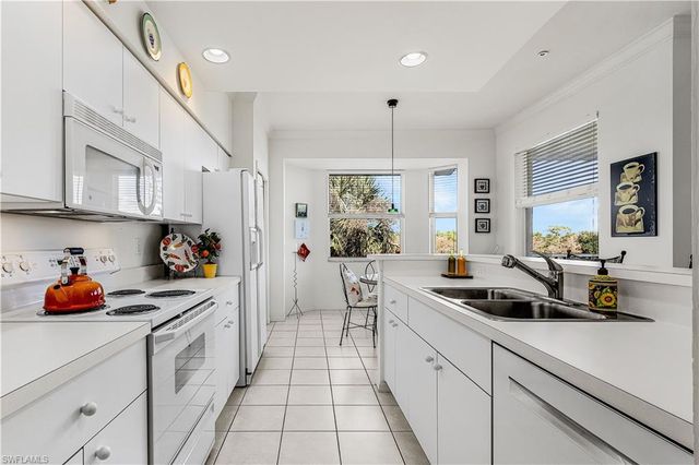 8505 Naples Heritage DR # 146, Naples, FL 34112