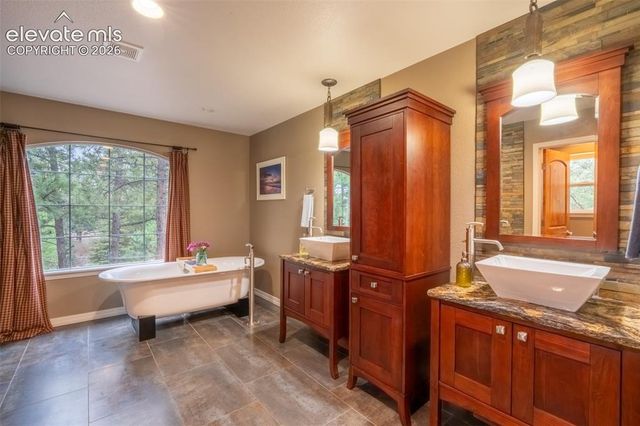 15663 Wildwood Court, Colorado Springs, CO 80921