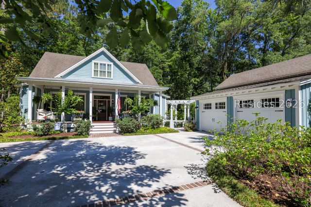3 Oldfield Village Rd, Bluffton, SC 29909