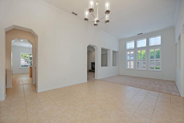 15 Cristalla Pl, Sacramento, CA 95835