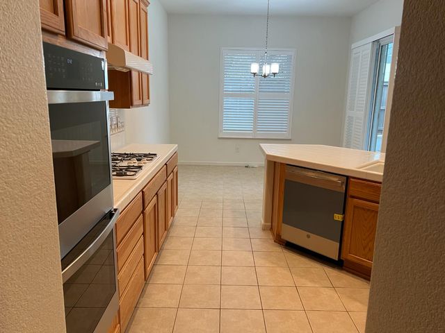 15 Cristalla Pl, Sacramento, CA 95835