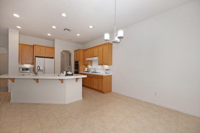 15 Cristalla Pl, Sacramento, CA 95835