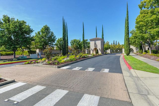 15 Cristalla Pl, Sacramento, CA 95835