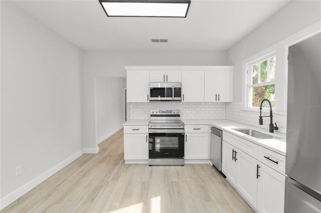 26 S LANIER AVENUE, Fort Meade, FL 33841