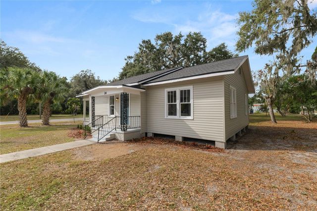 26 S LANIER AVENUE, Fort Meade, FL 33841