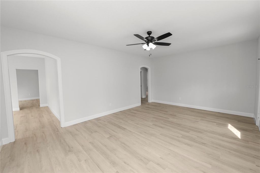 Image 11 of property listing at 26 S LANIER AVENUE, Fort Meade, FL 33841