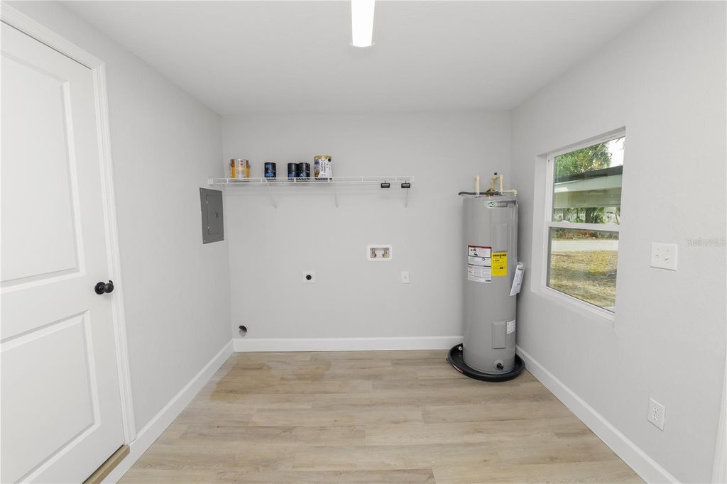 Image 23 of property listing at 26 S LANIER AVENUE, Fort Meade, FL 33841