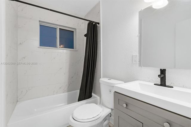 4530 SW 25th St, West Park, FL 33023