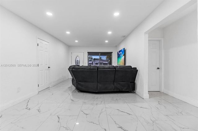4530 SW 25th St, West Park, FL 33023