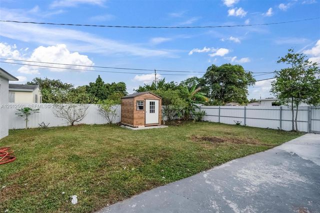 4530 SW 25th St, West Park, FL 33023