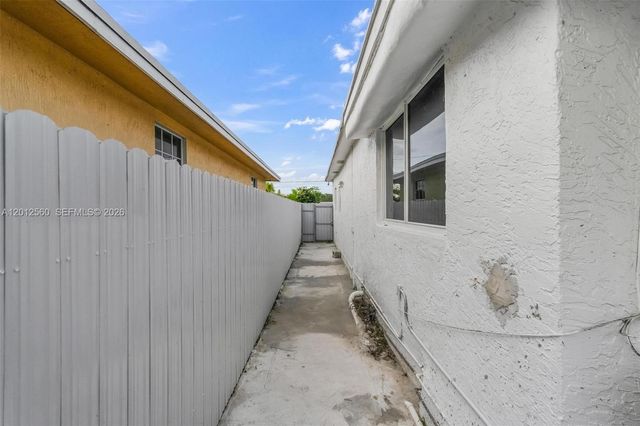 4530 SW 25th St, West Park, FL 33023