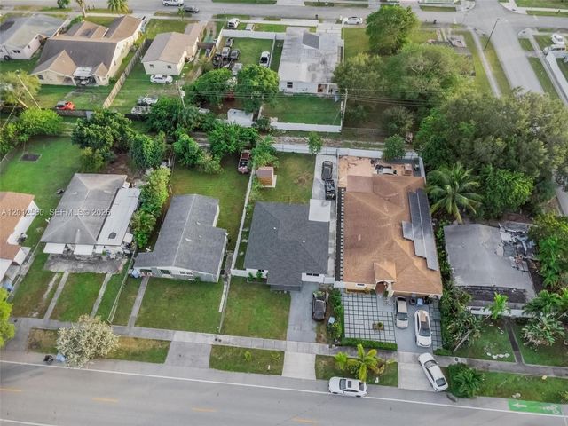 4530 SW 25th St, West Park, FL 33023
