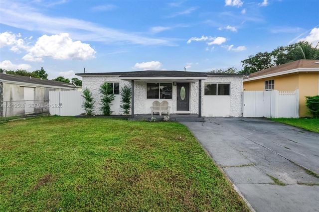 4530 SW 25th St, West Park, FL 33023