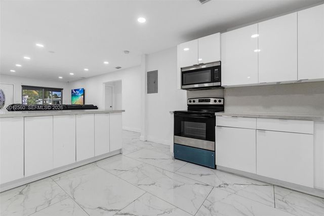 4530 SW 25th St, West Park, FL 33023