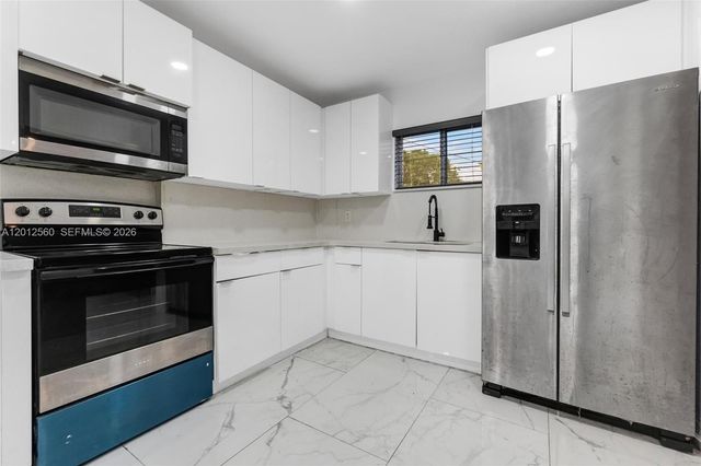 4530 SW 25th St, West Park, FL 33023