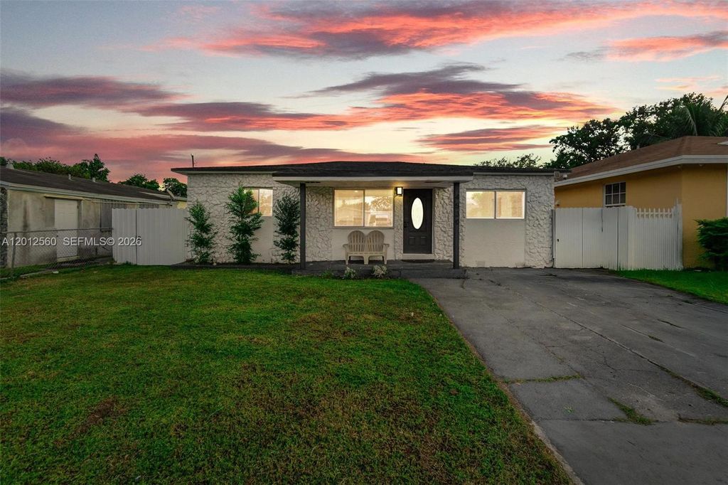 4530 SW 25th St, West Park, FL 33023