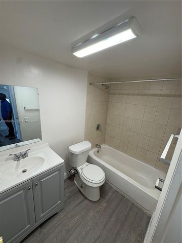 13285 NE 6th Ave N107, North Miami, FL 33161