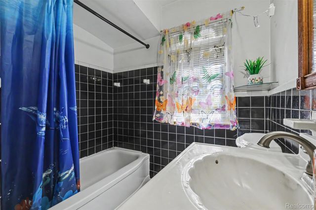 1817 Drexel Street, Dearborn, MI 48128