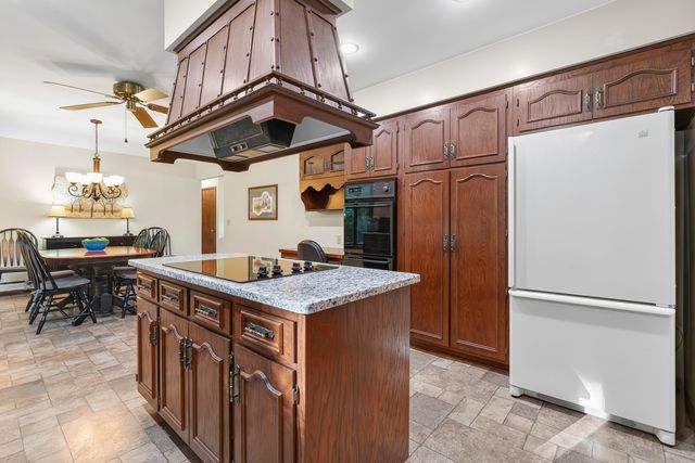 200 N 560 W, Valparaiso, IN 46385