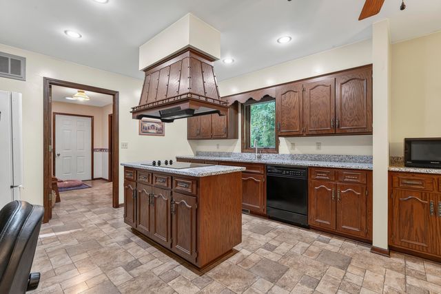 200 N 560 W, Valparaiso, IN 46385