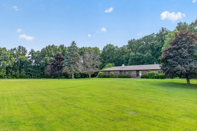 200 N 560 W, Valparaiso, IN 46385