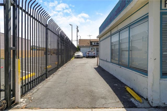 11850 Hawthorne Blvd, Hawthorne, CA 90250