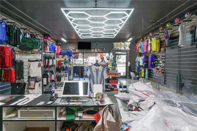 11850 Hawthorne Blvd, Hawthorne, CA 90250