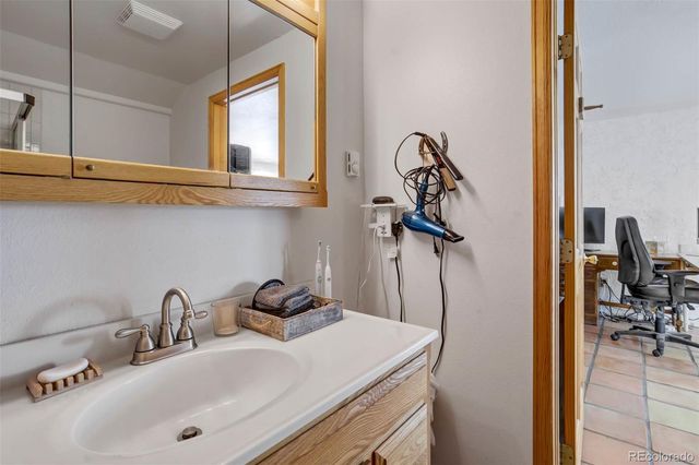 201 Terry Lane, Guffey, CO 80820