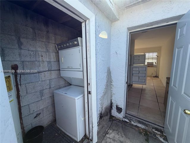 1041 NW 7th Court, Hallandale Beach, FL 33009