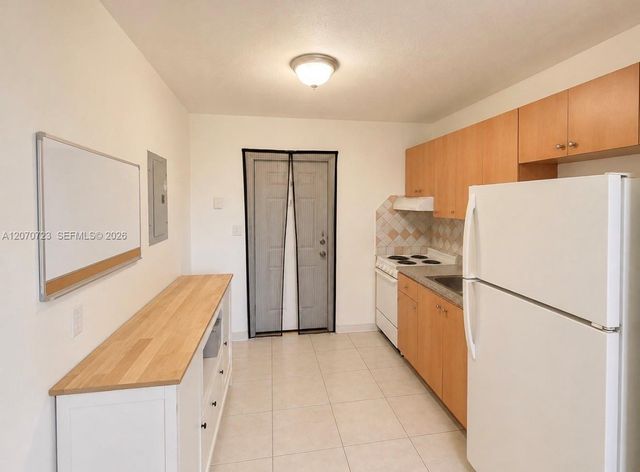 1041 NW 7th Court, Hallandale Beach, FL 33009