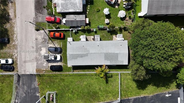 1041 NW 7th Court, Hallandale Beach, FL 33009