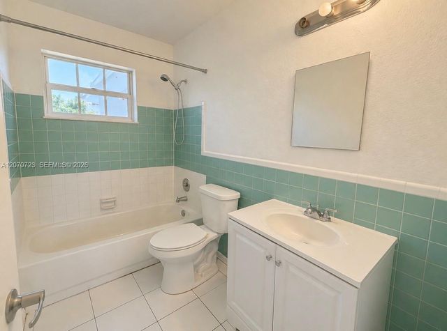 1041 NW 7th Court, Hallandale Beach, FL 33009