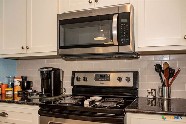 1383 Bay Point Drive, Port Lavaca, TX 77979