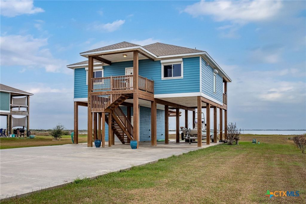1383 Bay Point Drive, Port Lavaca, TX 77979