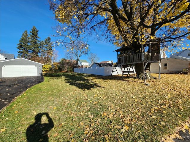 Berwick Road South, Salina, NY 13208
