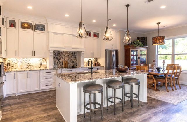 6020 Centark Court, Alexander, AR 72002