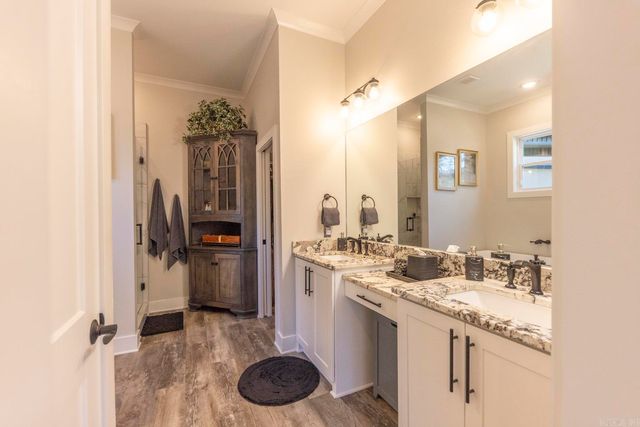6020 Centark Court, Alexander, AR 72002