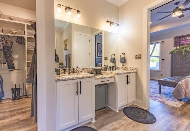 6020 Centark Court, Alexander, AR 72002