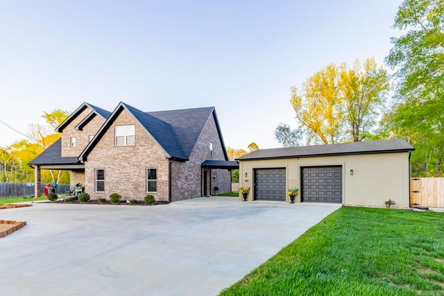 6020 Centark Court, Alexander, AR 72002