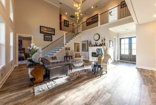 6020 Centark Court, Alexander, AR 72002