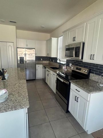 8010 NW Greenbank Circle, Port St Lucie, FL 34987