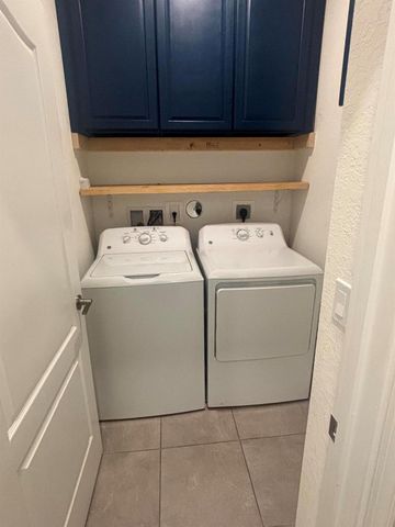 8010 NW Greenbank Circle, Port St Lucie, FL 34987