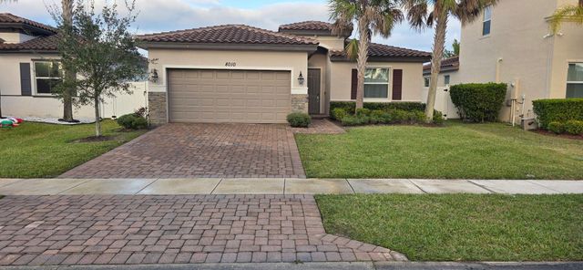 8010 NW Greenbank Circle, Port St Lucie, FL 34987